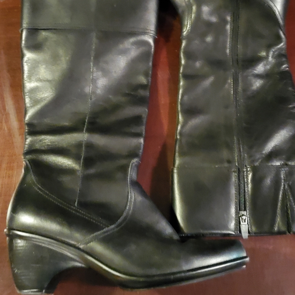 Dansko leather riding boots. Size 40 European, US size 9